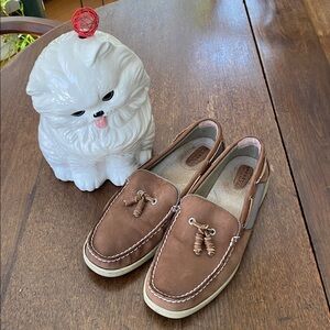 Sperry Top-Sider Women’s Tan Leather Boat Shoes with Moc Toe Stitching
